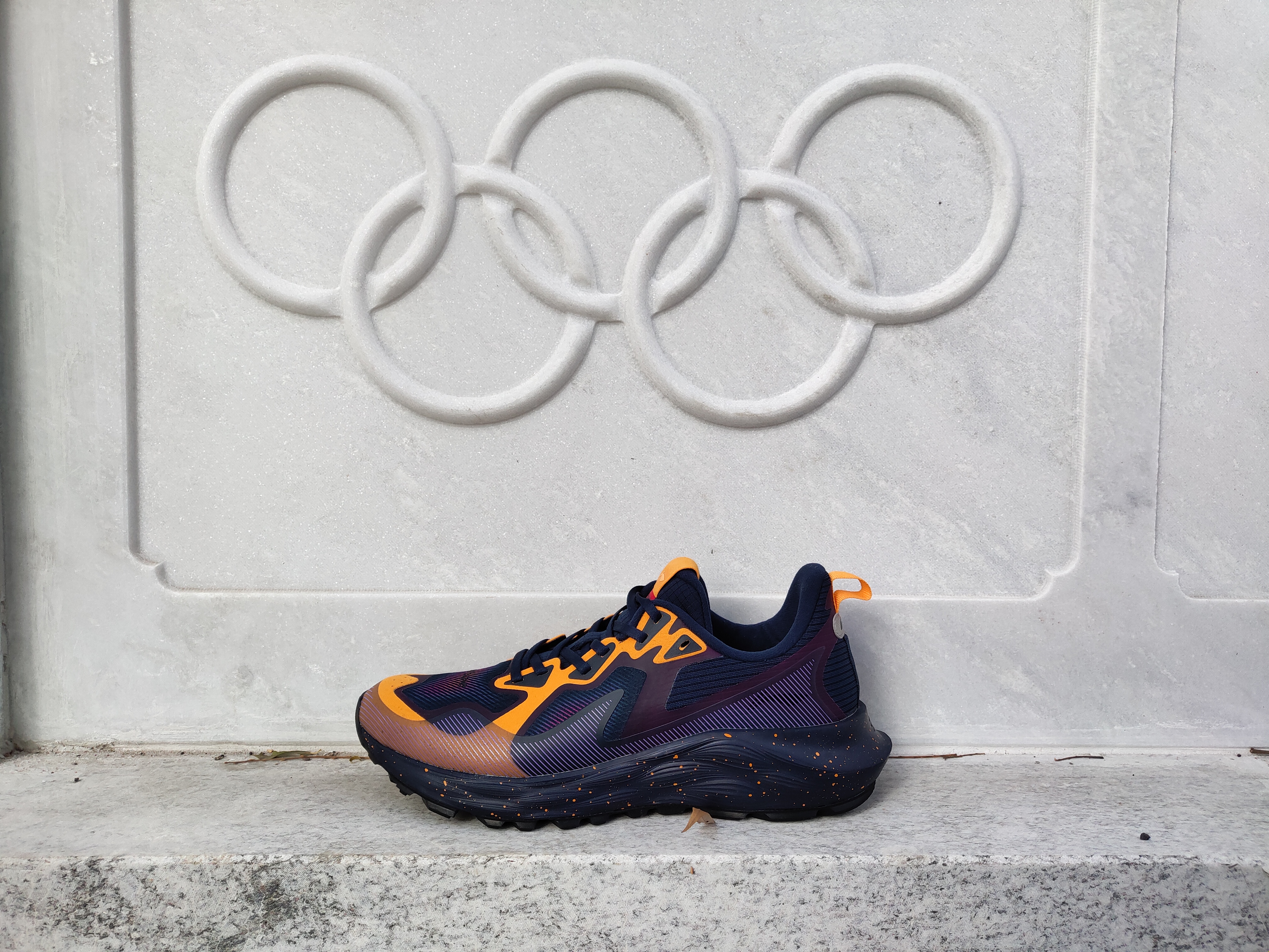 防雨雪运动鞋李宁,李宁无惧风雨