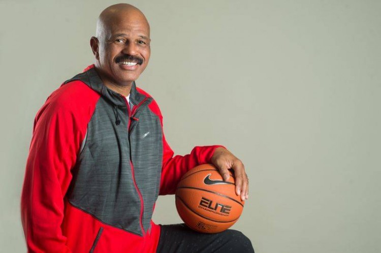 火箭和76人交易助哈登重回火箭,曝火箭将引明星控卫哈登或被交易