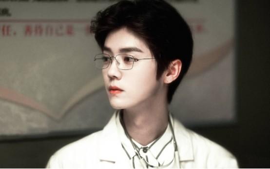 鹿晗工作室已注册足球第一课商标,鹿晗方注册公益商标