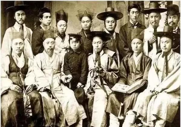 他身为佛教僧侣，却是朝鲜王朝“军购重臣”，因同僚妒忌惨遭*杀暗**