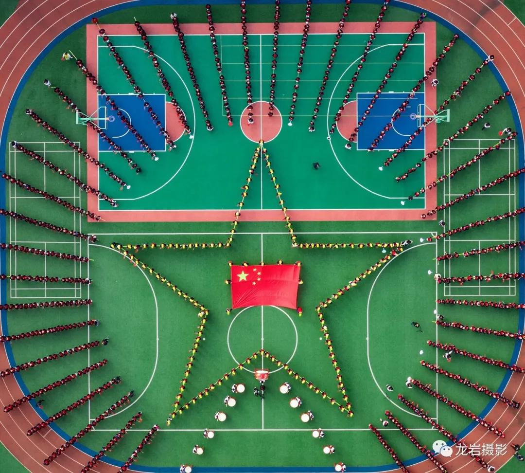 @龙岩人，让我们跟随无人机，一起飞跃闽西