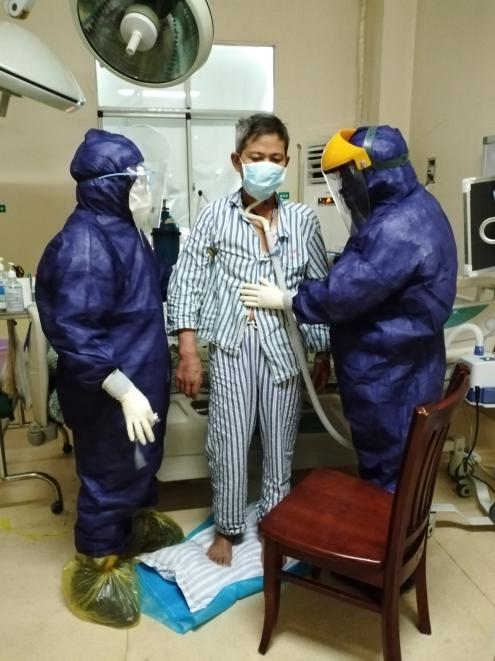 坚守初心担使命奋楫扬帆再起航,坚守初心使命勇当抗疫先锋