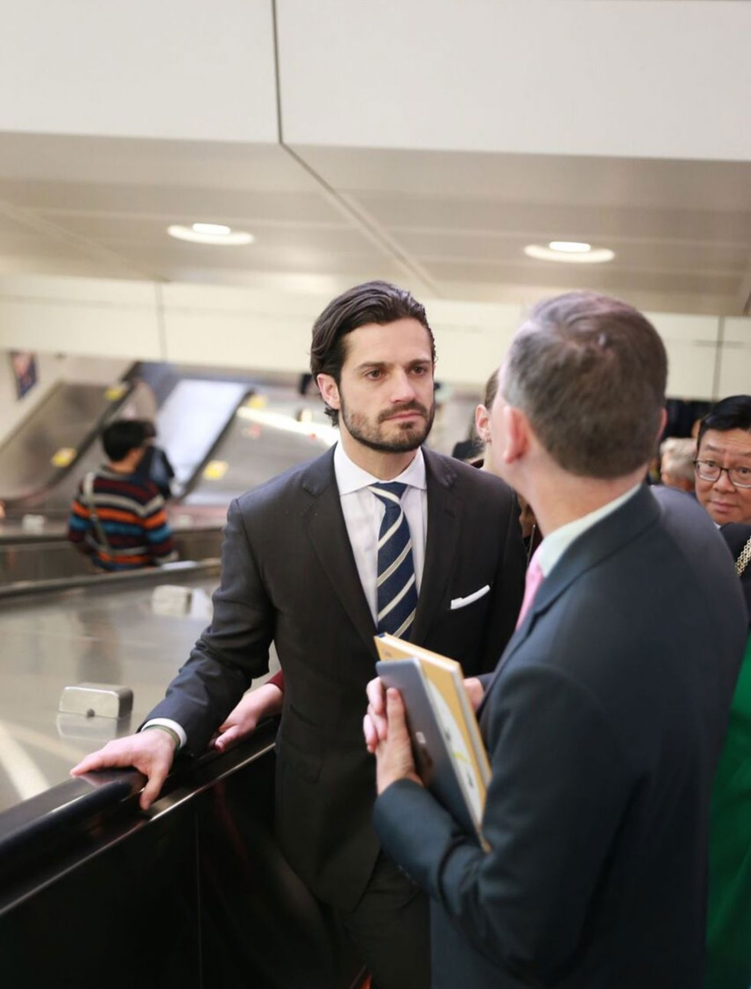 瑞典国王是谁的儿子,瑞典国王唯一的儿子