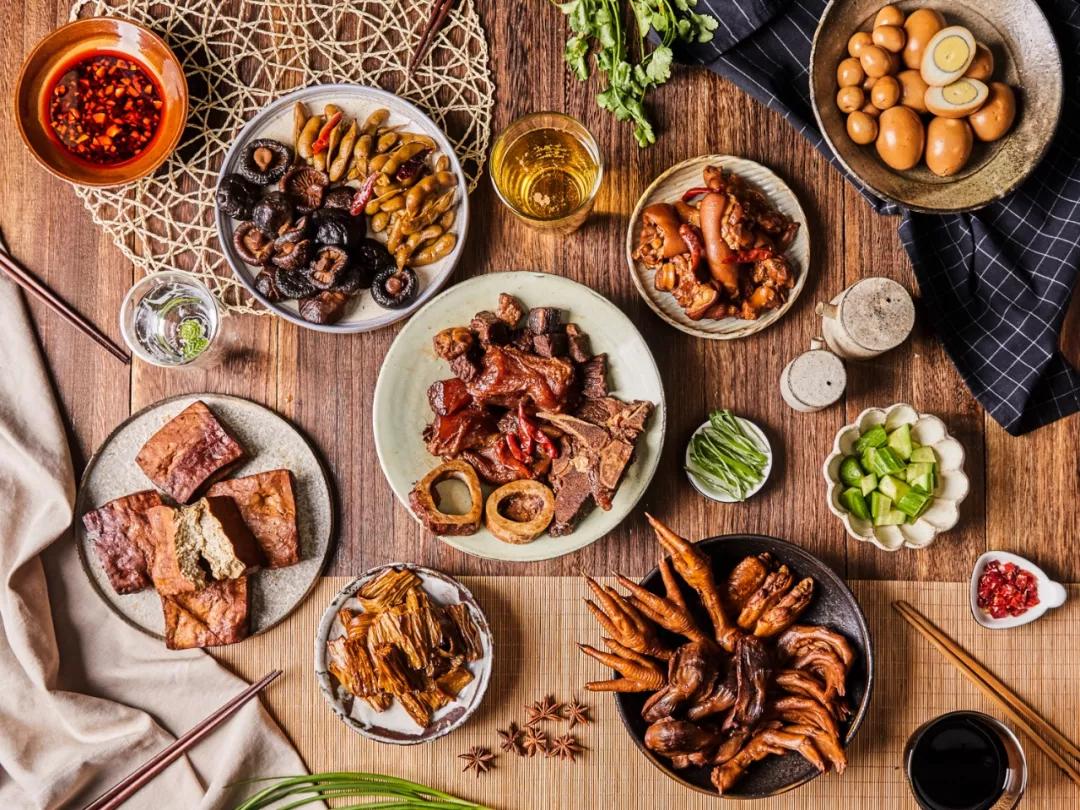 卤味江湖千亿市场争夺战,2025年卤味市场规模突破2200亿