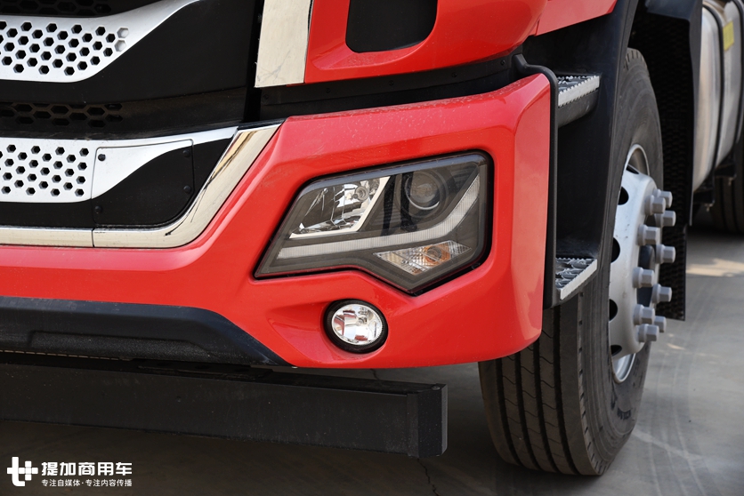 格尔发7.8米厢式货车自重,自重7.5吨牵引车