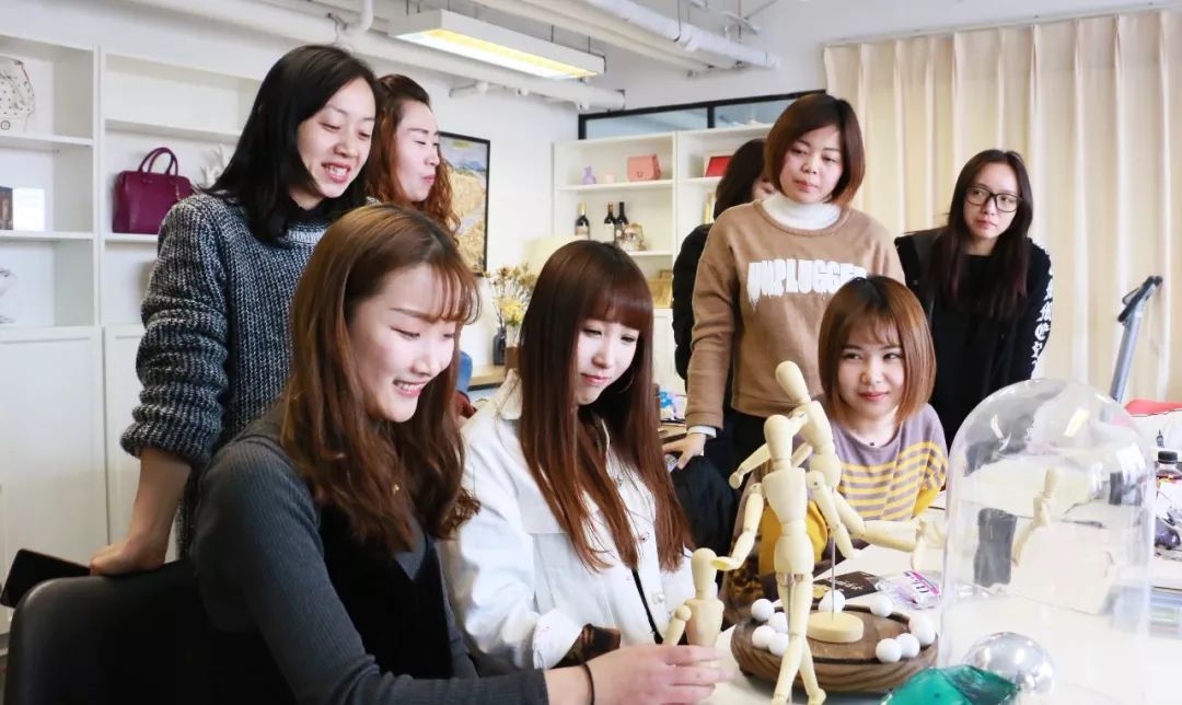 开一家品牌服装店,开一家男女服装店