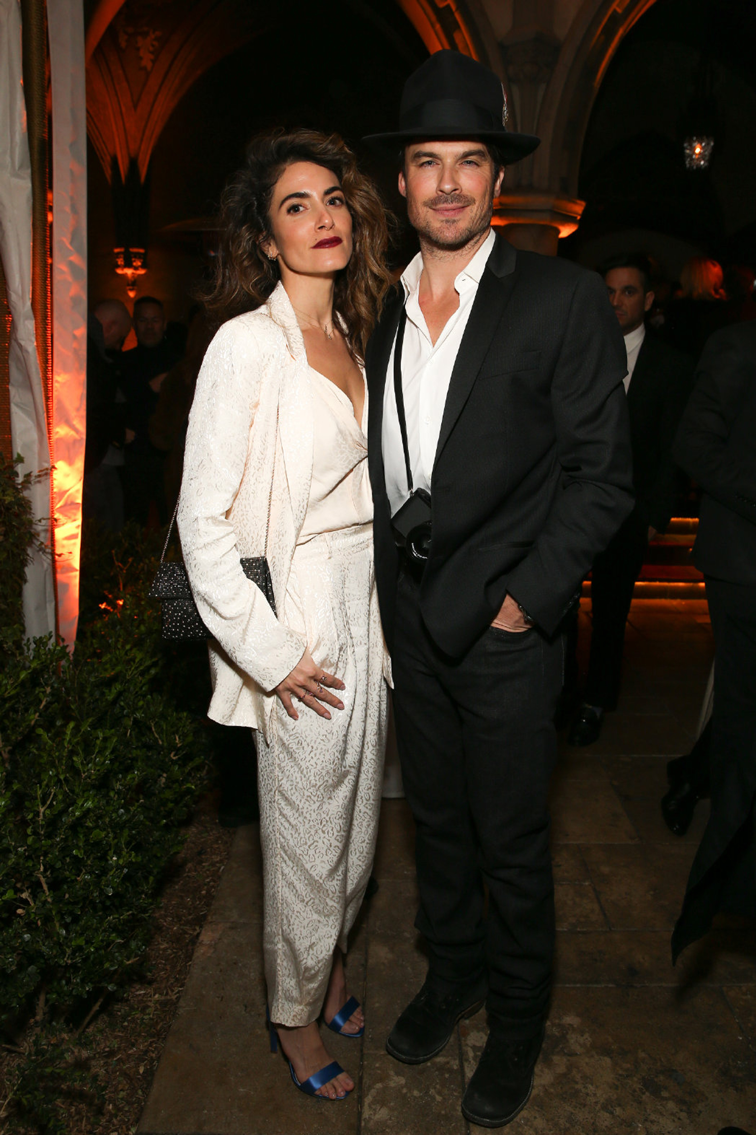 吸血鬼日记达蒙穿搭,吸血鬼日记达蒙现实中的老婆