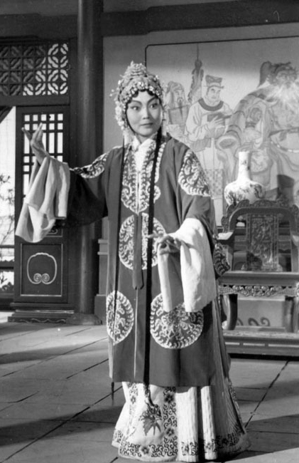 戏曲电影从第一张胶片走向观众，高清银幕下还能救活戏曲剧种吗？