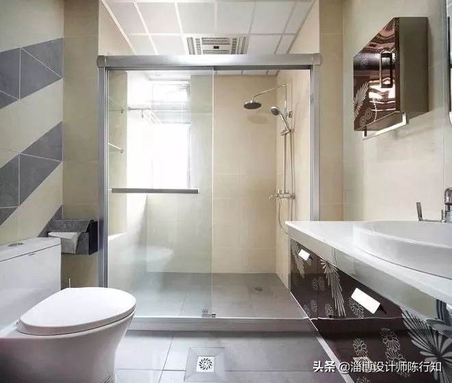 卫生间干湿分离砖墙和玻璃隔断,干湿分离卫生间用推拉门还是隔断