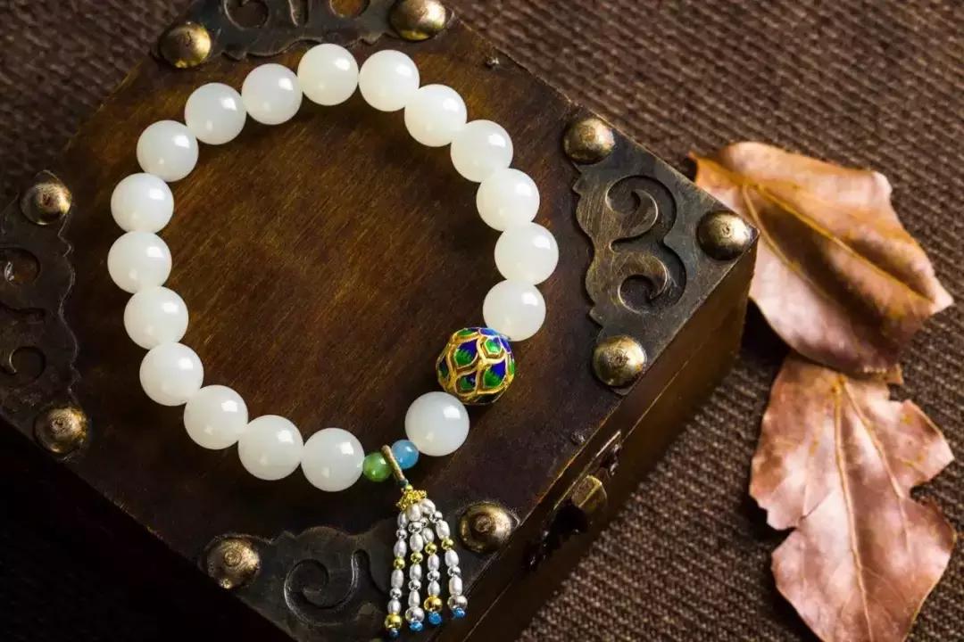 差的玉镯戴久了会变成好玉么,戴了十几年的玉镯子打碎了