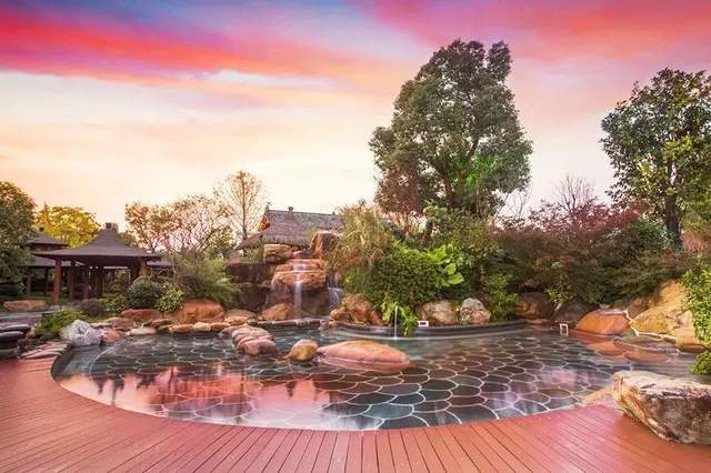 这几处温泉胜地让你温暖,世界六大温泉胜地