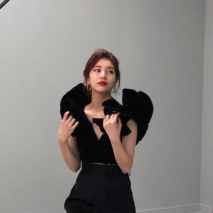 裴秀智短发穿搭,裴秀智从出道到现在变化