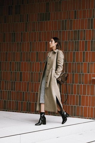 被靴子挑花眼怎么破?一双基础半靴三个组合方式,职场时尚挺简单