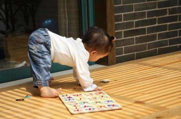 孩子老说腰疼查不出毛病怎么回事,小孩说腰痛妈妈没理会