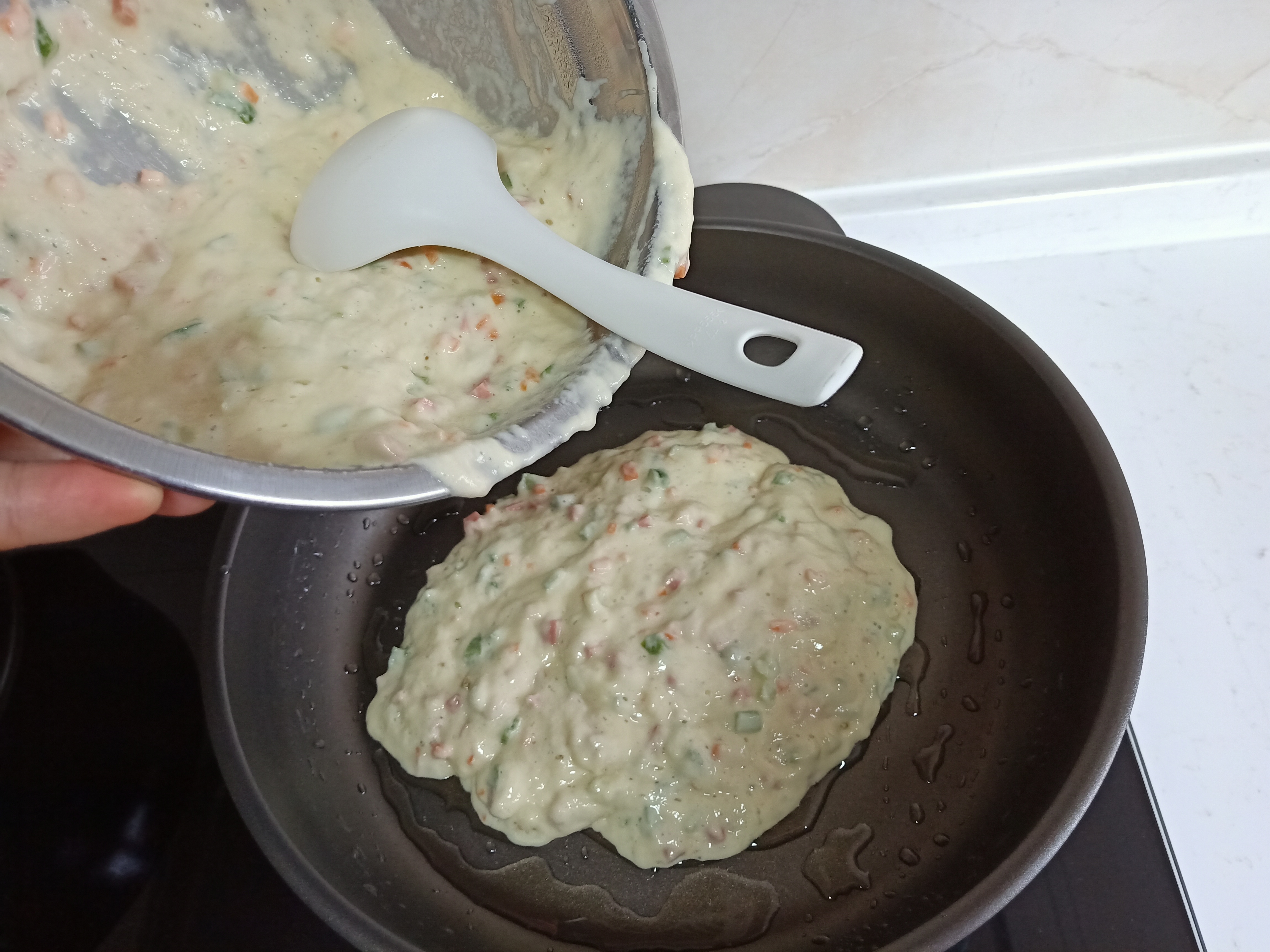 不用面粉做的披萨又简单又好吃,不用酵母粉的披萨饼做法