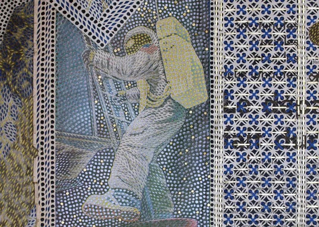 她用一把手术刀在2毛钱废报纸上雕出精美图腾,一幅卖60万