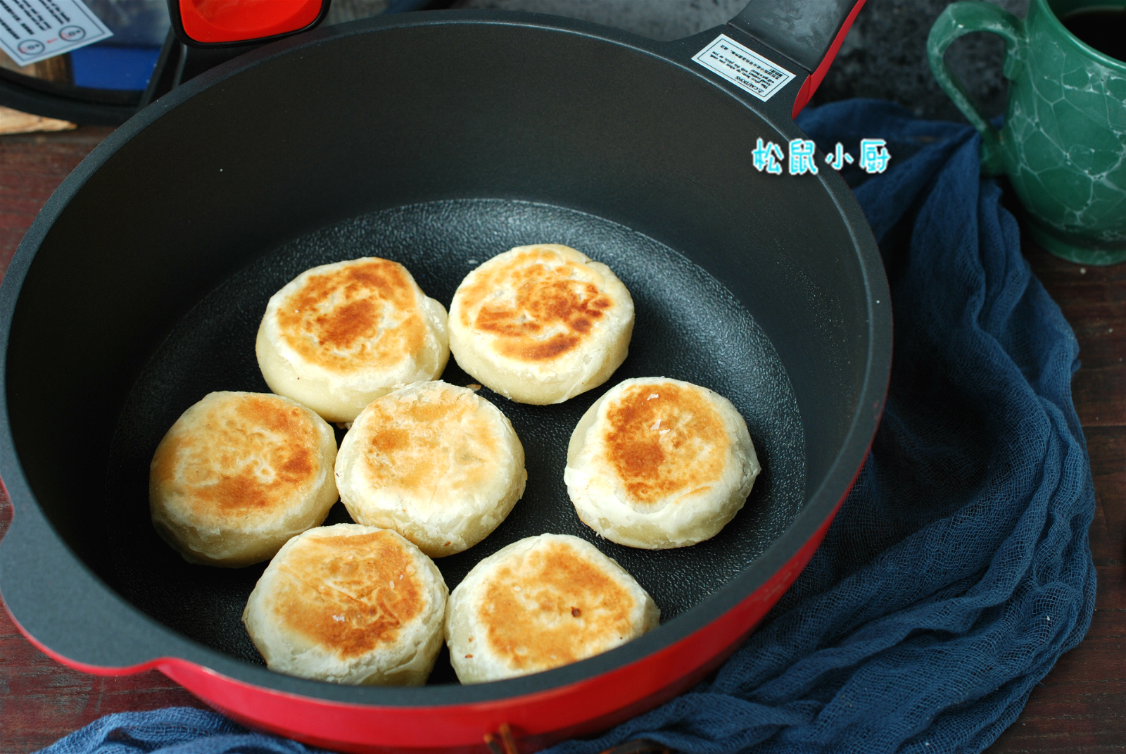 香酥脆皮绿豆饼一口平底锅也能做,超酥绿豆酥饼做法烤箱版