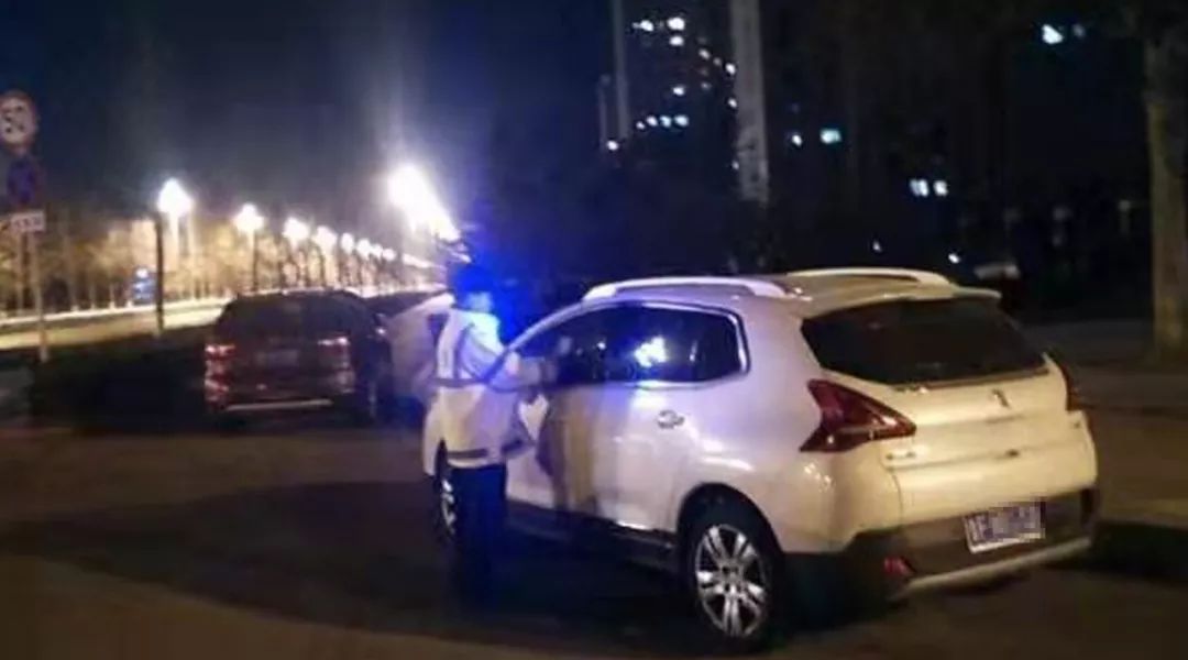 关于对路面违章停车的整治通告,关于违法停车进行集中整治的通告