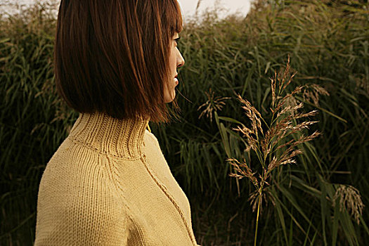 感觉好累只能忍着该怎么回复,特别的迷茫和无助怎么回复