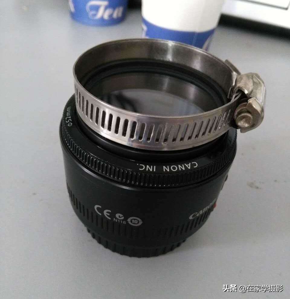 相机镜头镜片卡死了怎么卸下来,镜头摔了取不下来怎么办