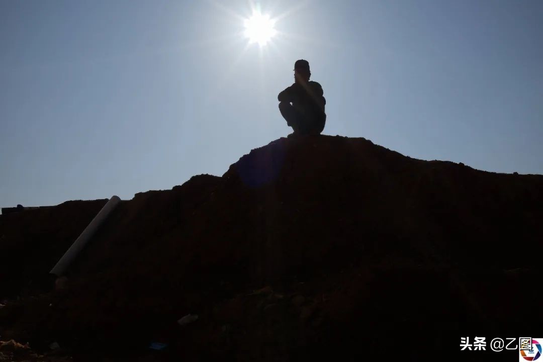 回流嫌疑人自述在缅北被ak47抵头,被ak-47击中