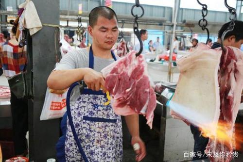 有人说成都在普通超市上班的人工资都有7到8千，是真的吗？