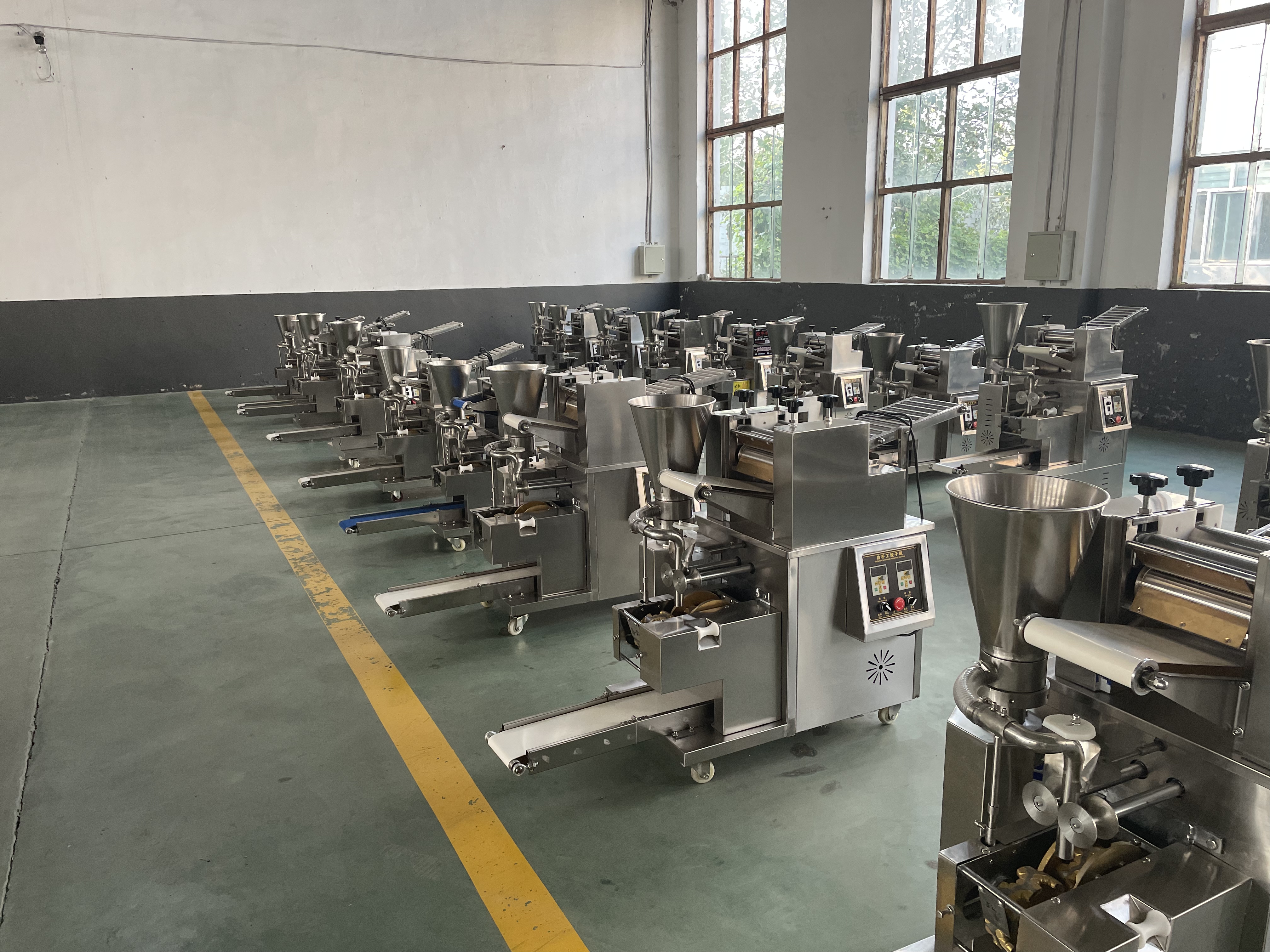 国宇机械全自动饺子机一台多少钱,小型全自动饺子机最便宜的多少钱