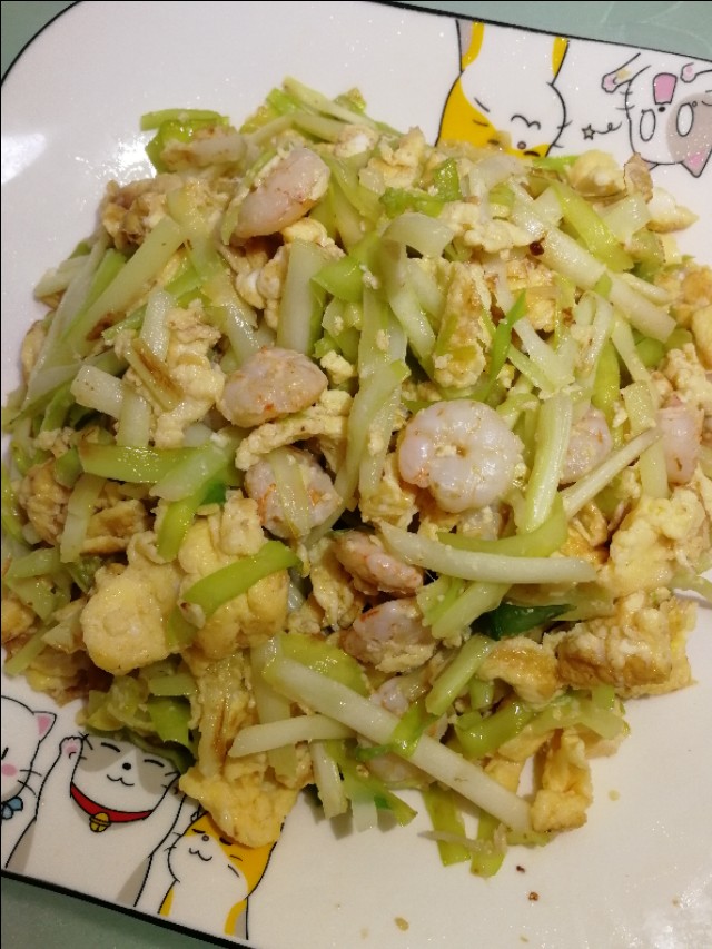 鸡蛋与它是“黄金搭档”,这样炒,出锅鲜香开胃,满满一盘是营养