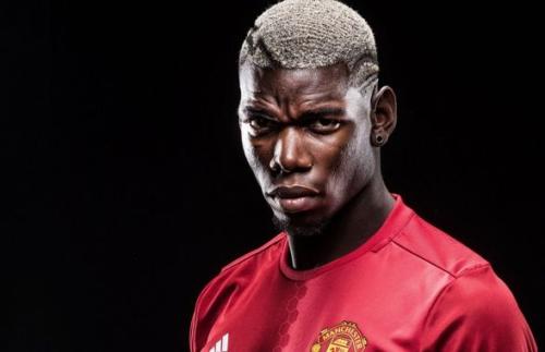 这几位黑人球员实力强劲，称霸足坛，有一球员遭哄抢