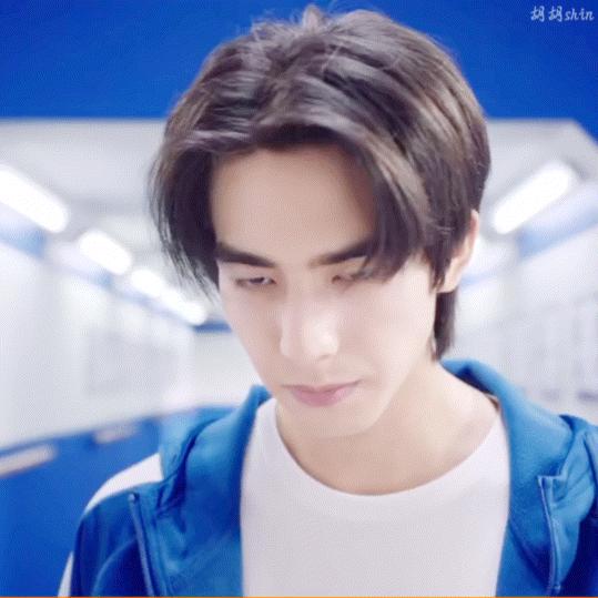 蔡徐坤易烊千玺王一博,王一博蔡徐坤谁最漂亮