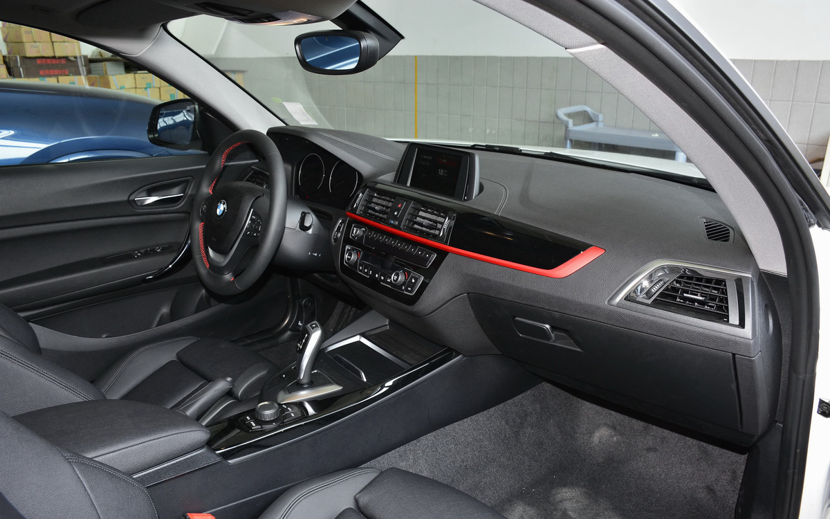 最帅的软顶敞篷4座宝马20万新车,十万能买硬顶两门四座敞篷宝马吗