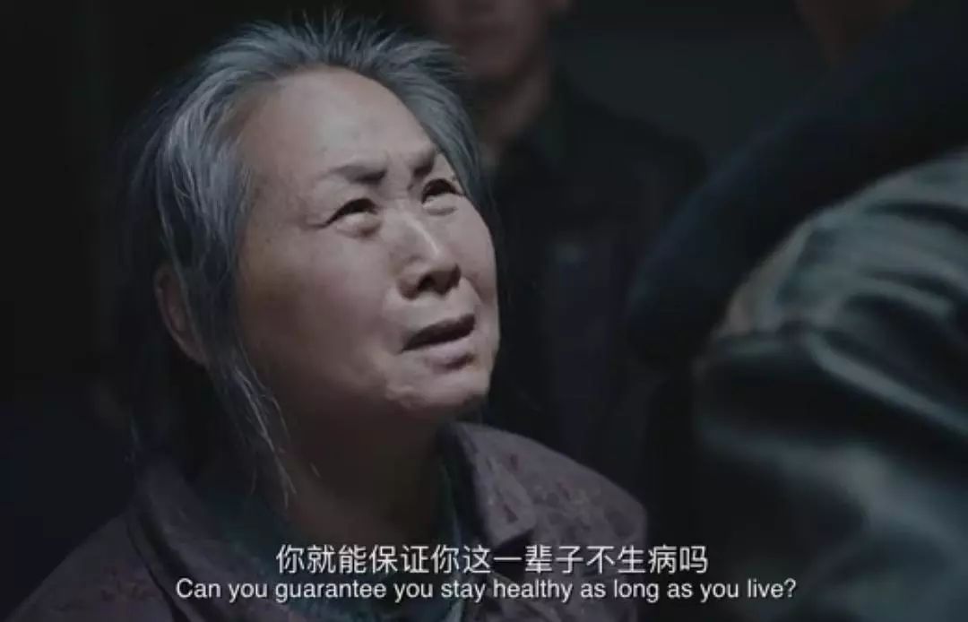 他在印度坐着三轮车狂奔,就为了抢3000个口罩……