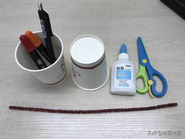 猪年手工制作纸灯笼,大红灯笼手工制作简约过年