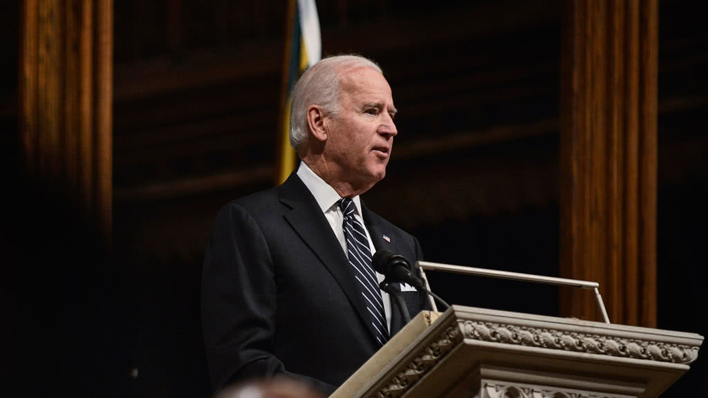 拜登回应特朗普再次参选美国总统,拜登回应特朗普再次参选英文