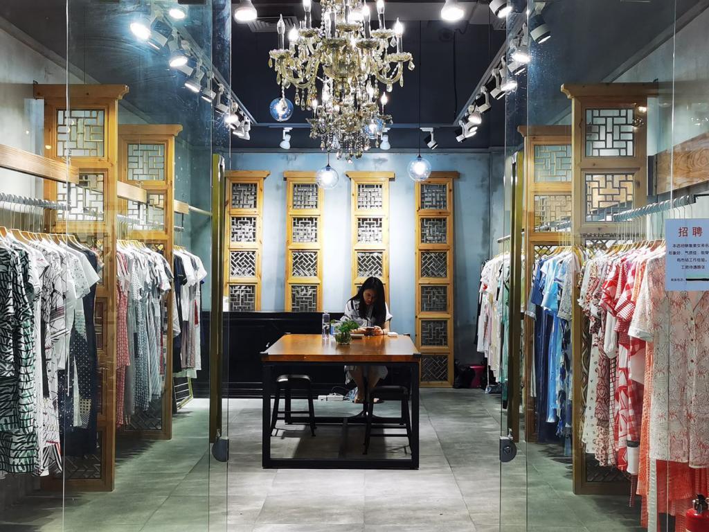 深晚服饰工厂店直播间,深晚直播间