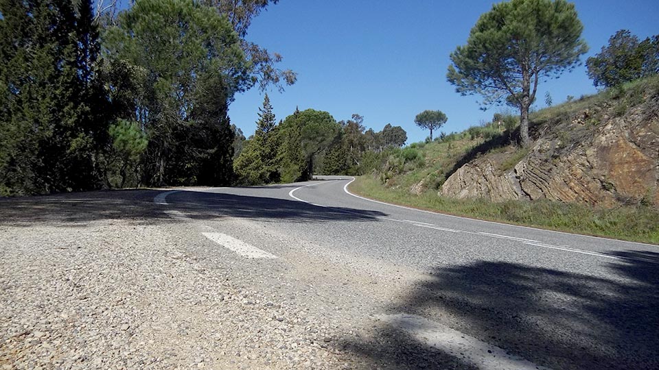 试驾宝马8系四门轿跑黑武士,新款宝马8系四门轿跑试驾