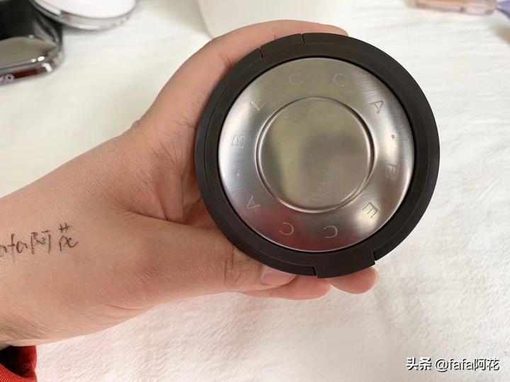 好用不贵的美妆单品,美妆博主有多少化妆品