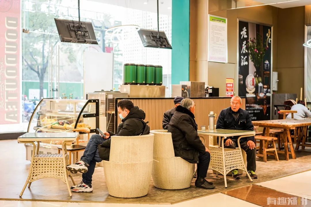 逛陈砦花卉,逛完街来杯温暖的奶茶