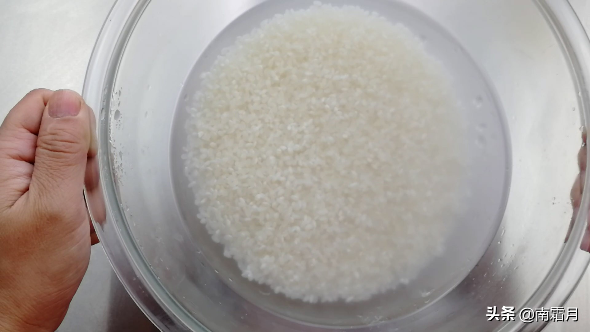 用砂锅来煮煲仔饭怎么做的,正宗的砂锅煲仔饭要怎么做才好吃