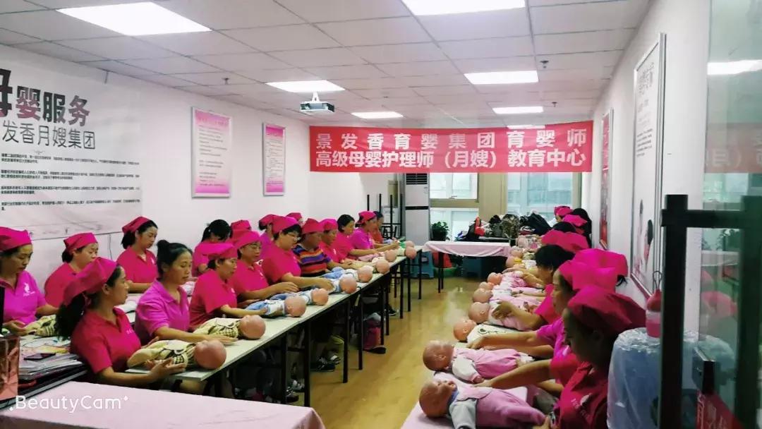 为什么宝宝洗澡总哭闹,宝宝洗澡老是哭闹怎么办