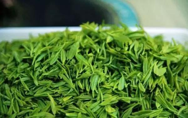 有了前法国第一夫人的百元“黑科技”眼霜，我把3000块眼霜扔了！