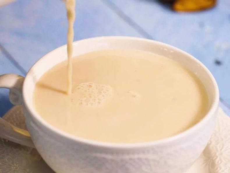 焦糖粘锅上了怎么洗掉,做焦糖奶茶一定要用不粘锅吗