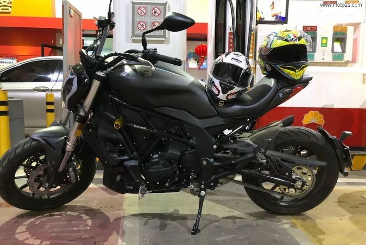 贝纳利502c模仿杜卡迪什么车型,贝纳利502c杜卡迪大魔鬼对比