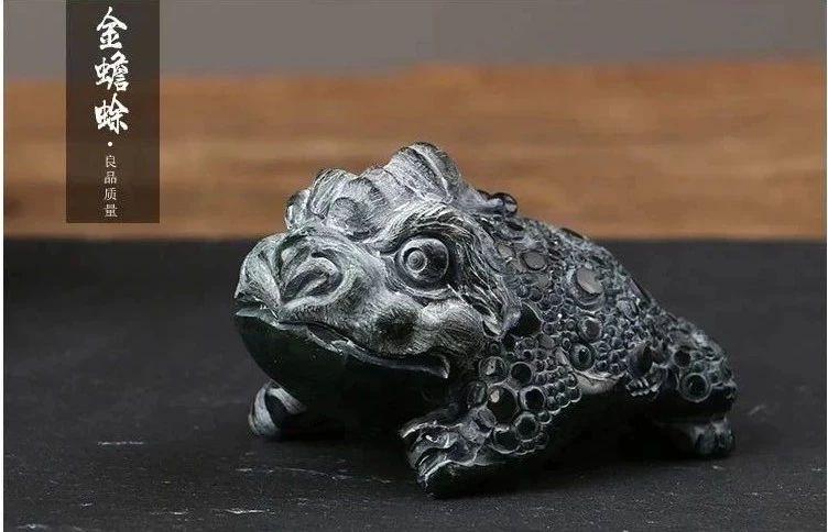 三足金蟾的由来和寓意,三足金蟾石雕