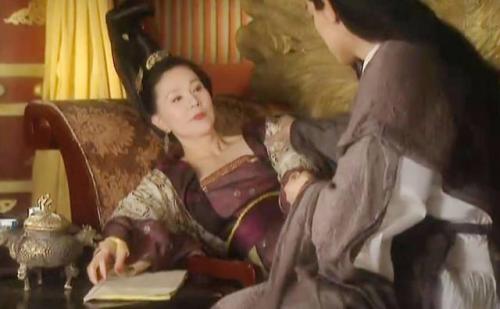 皇家贵妇裙下的面首们