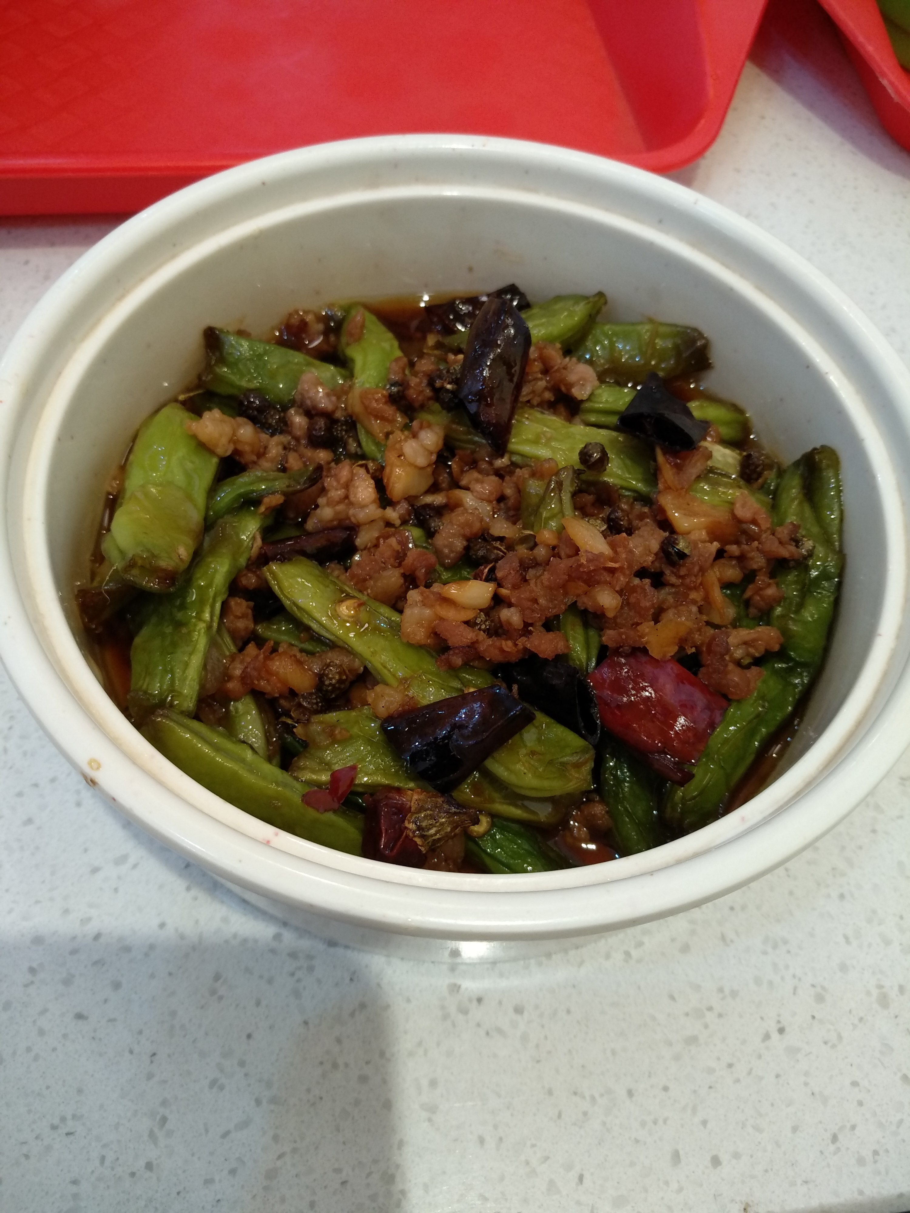 禄丰日记:中午不想做饭,花43元在愉筷吃了一餐