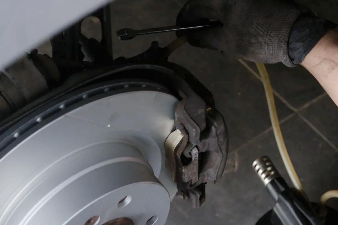 怪兽修车老车翻新,宝马e90325i