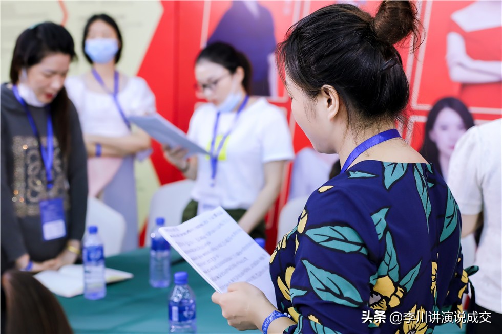 内向不自信该怎么办,内向没自信不爱说话怎样改变自己