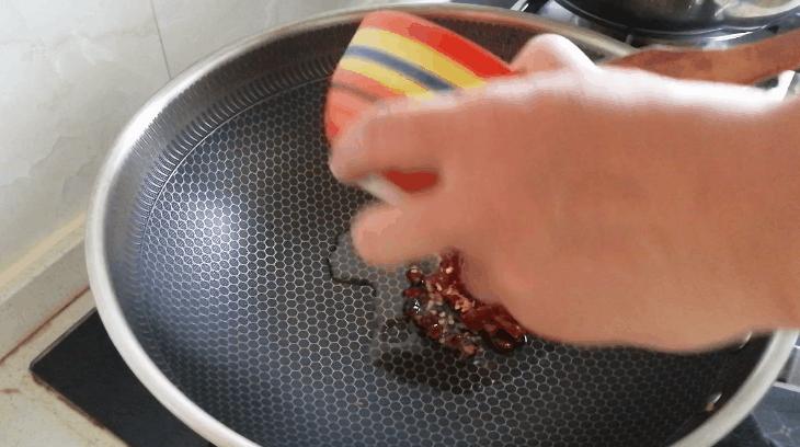 水煮椒麻鸡最正宗的做法,水煮椒怎么炒才好吃