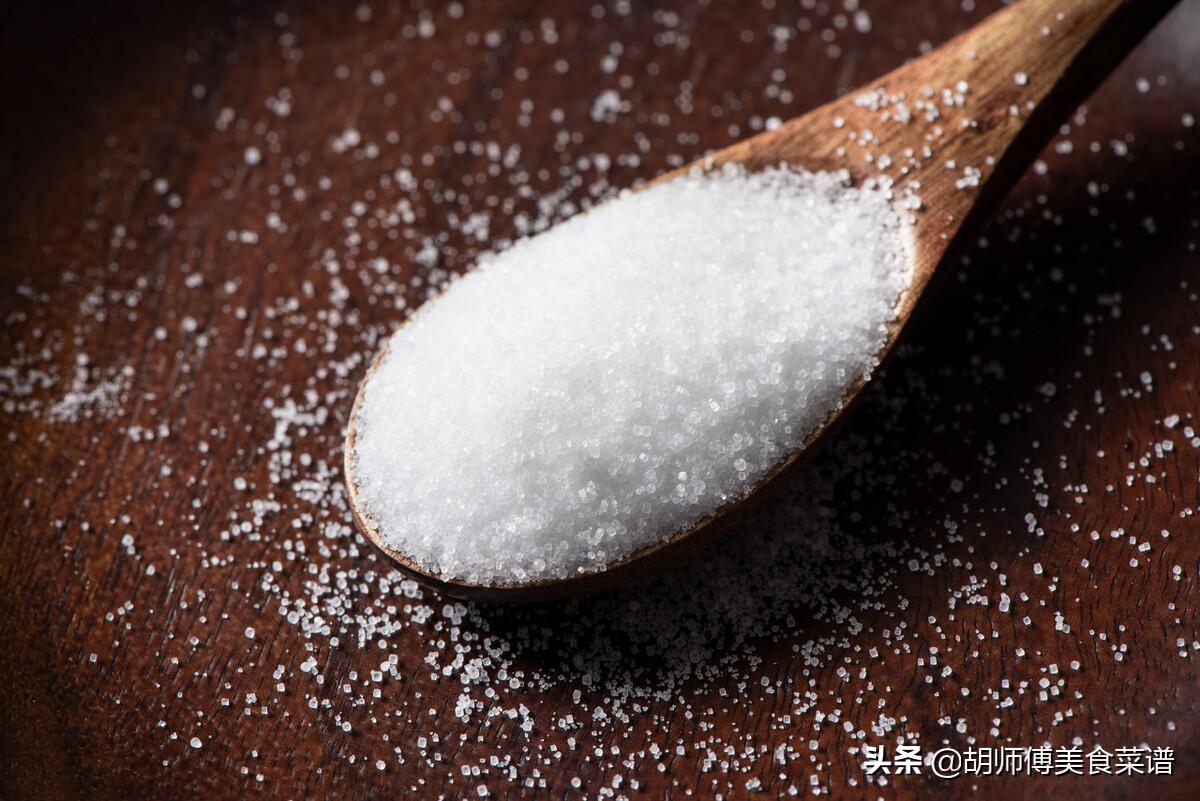 灌香肠10斤用多少白酒,灌香肠10斤要几斤盐